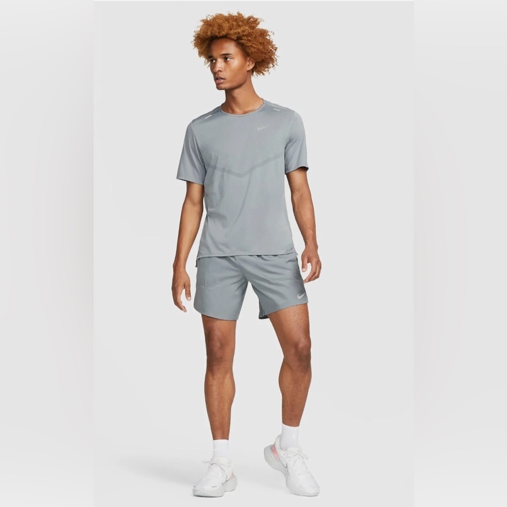 3XL - Nike Stride Shorts